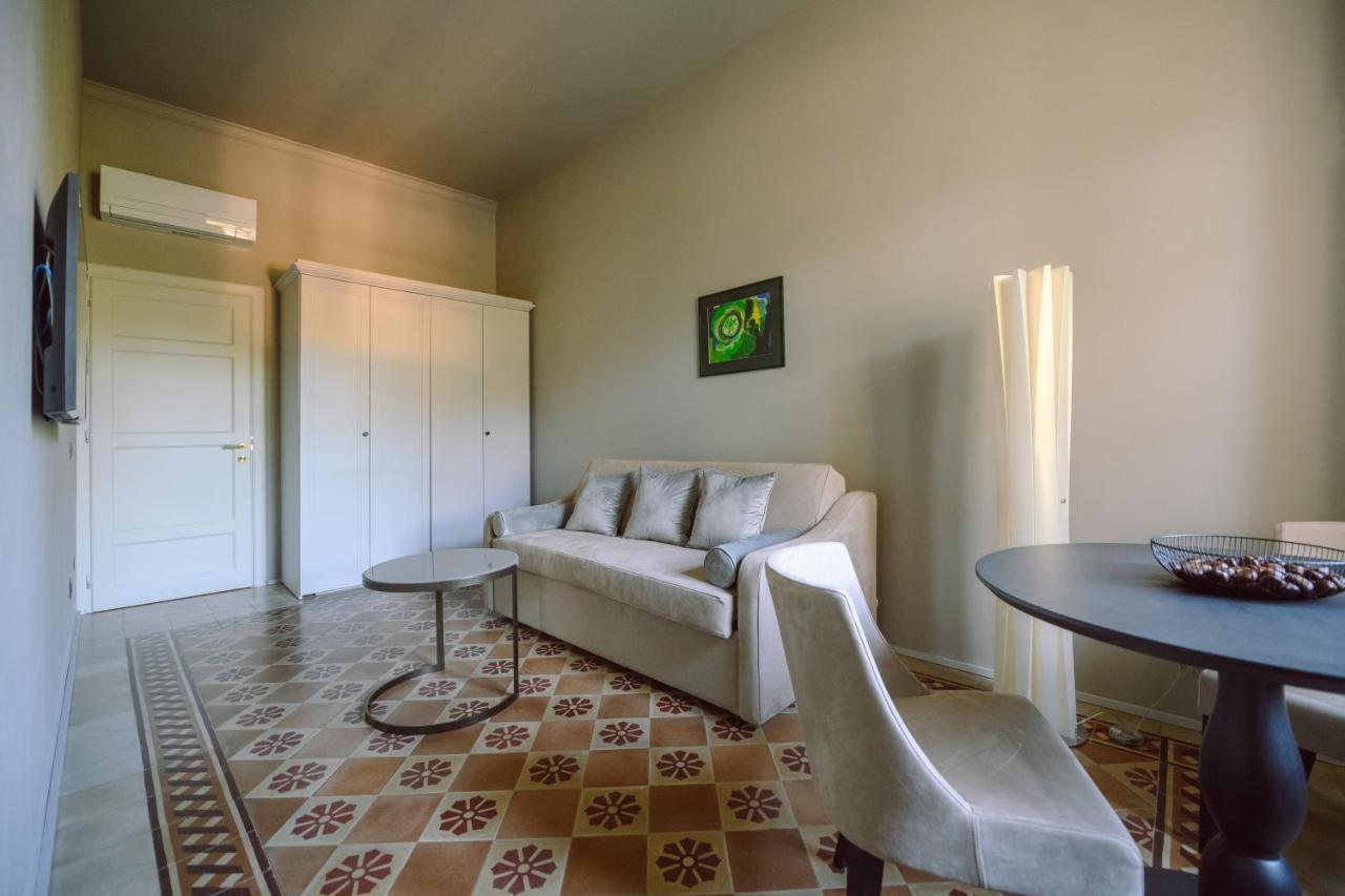 Palazzo Froussard B&B&Living Lucca Esterno foto