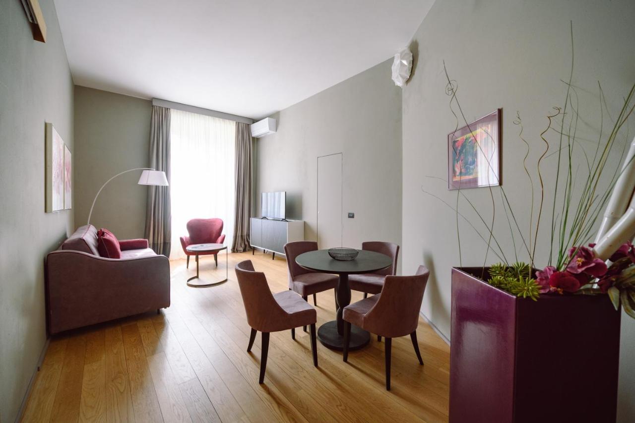 Palazzo Froussard B&B&Living Lucca Esterno foto