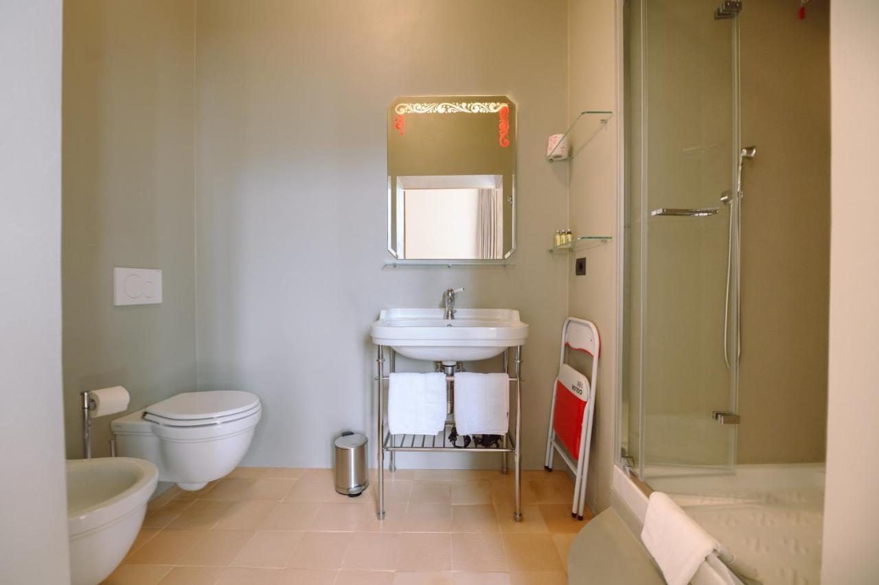 Palazzo Froussard B&B&Living Lucca Esterno foto
