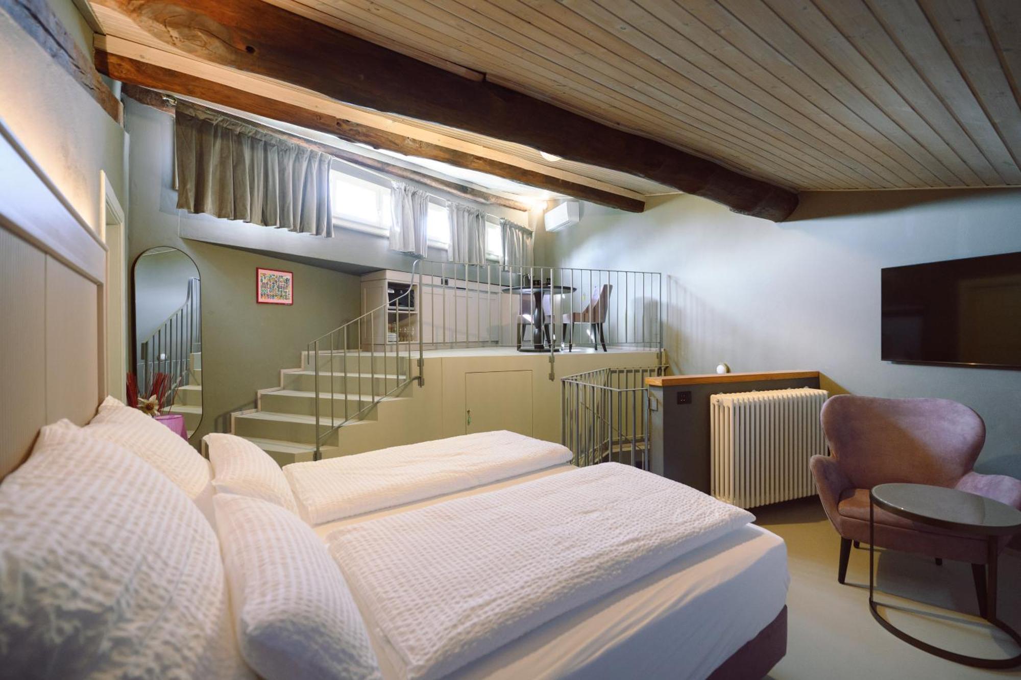 Palazzo Froussard B&B&Living Lucca Esterno foto