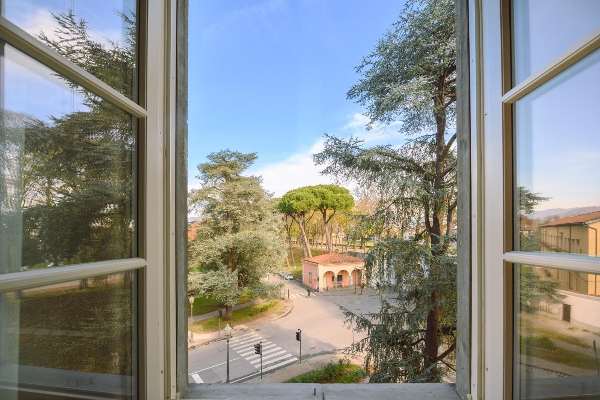 Palazzo Froussard B&B&Living Lucca Esterno foto