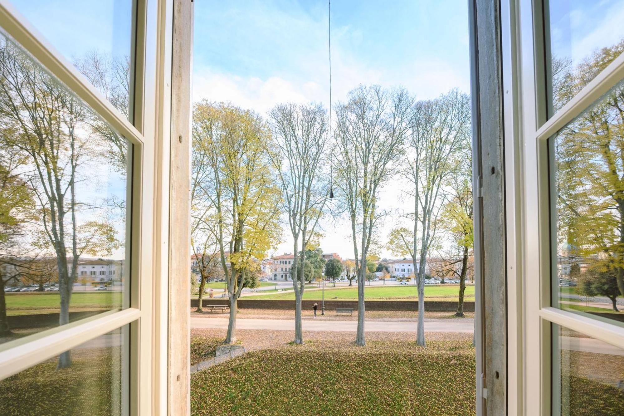 Palazzo Froussard B&B&Living Lucca Esterno foto